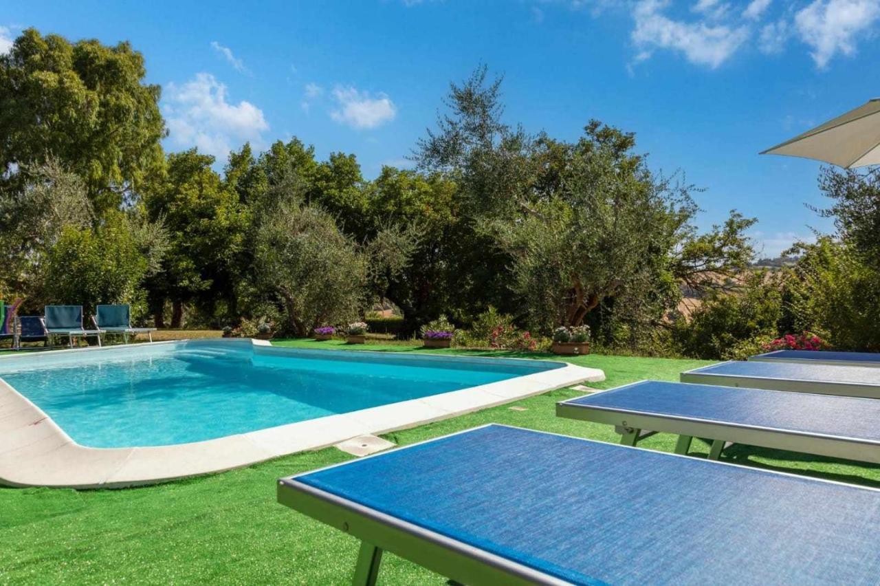 La Meriggia Agriturismo- Ampio Appartamento Con Terrazza Esclusiva Ancona Bagian luar foto
